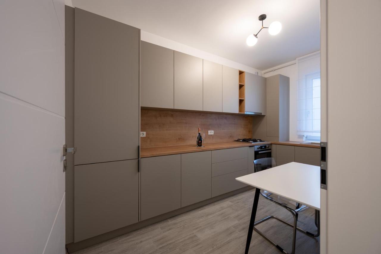 Ultracentral Luxury Apartament Nagyvárad Kültér fotó